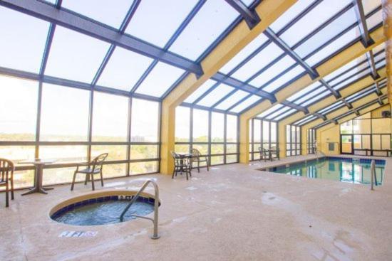 Oceanfront Double Queen 1 Bedroom Suite Caravelle 1137 Миртл-Бич Номер фото